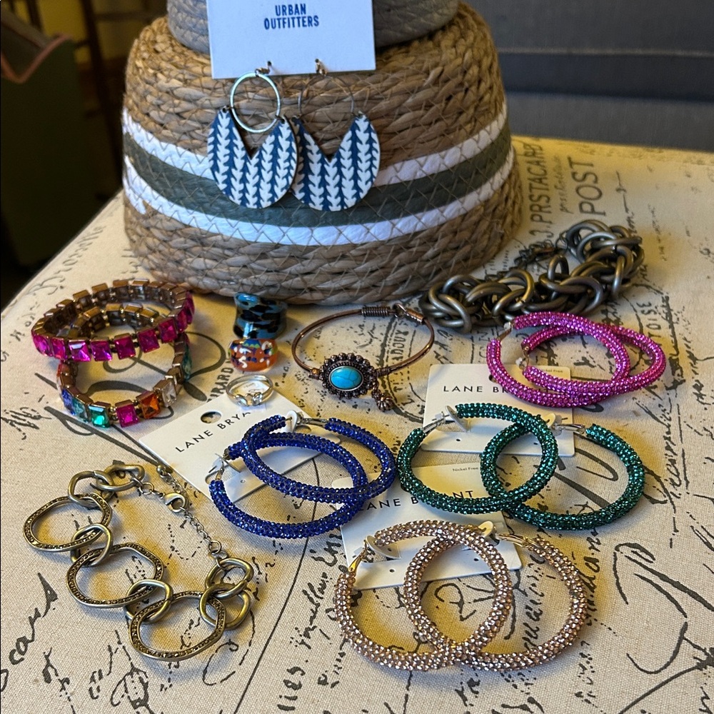 Lot of 13 Pieces of Jewelry 5 Earrings 3 Rings 5 Bracelets Chic Vibrant Boho